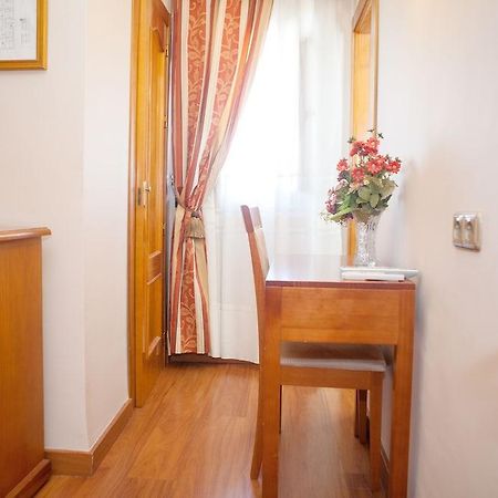 Hotel Alameda Malaga Bagian luar foto