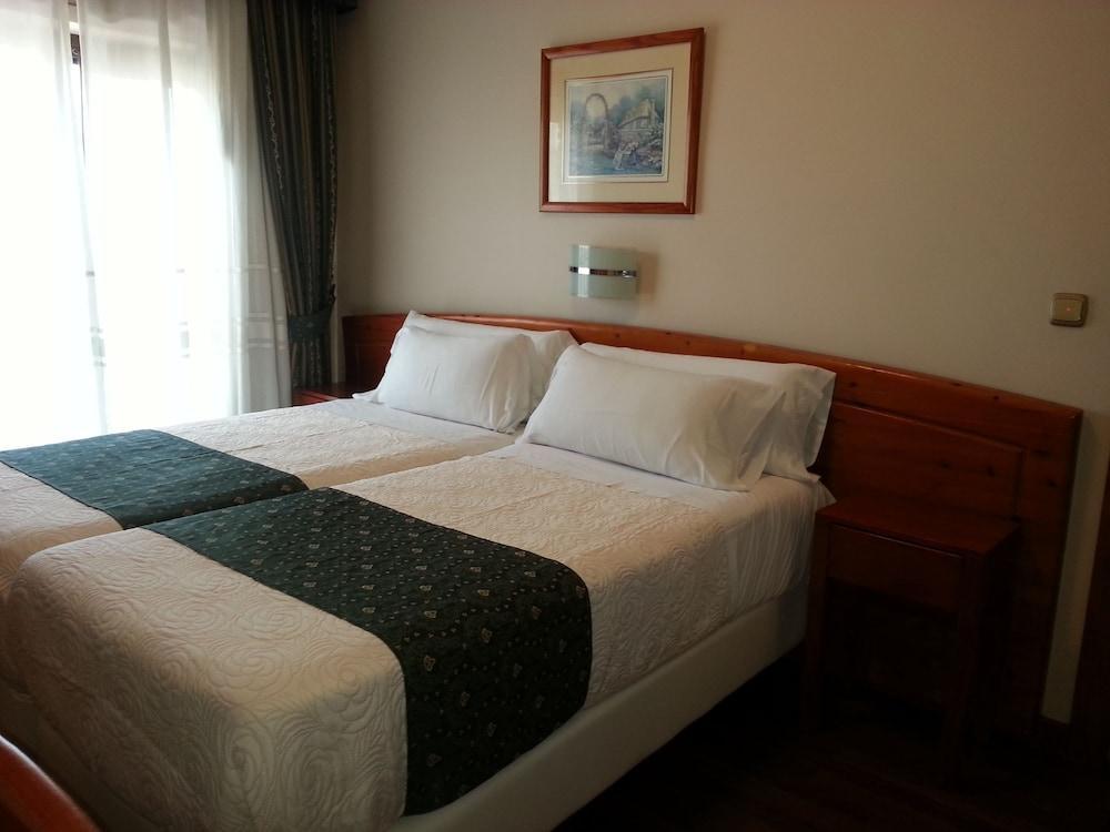 Hotel Alameda Malaga Bagian luar foto