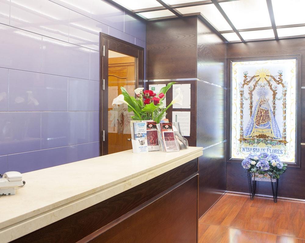 Hotel Alameda Malaga Bagian luar foto