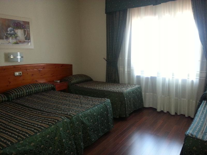 Hotel Alameda Malaga Bagian luar foto