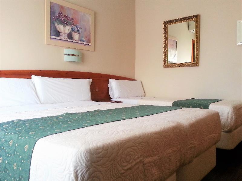 Hotel Alameda Malaga Bagian luar foto