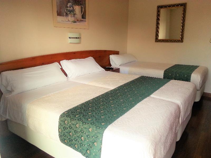 Hotel Alameda Malaga Bagian luar foto